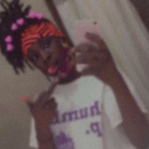 Meet your Posher, Sakia